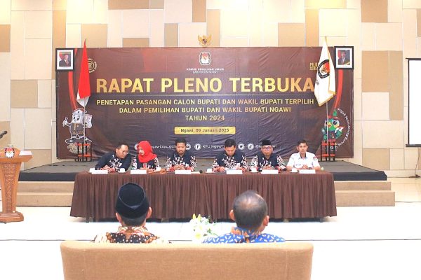 Polisi Siagakan Puluhan Personel, Pleno Penetapan Pemenang Pilkada 2024 di Ngawi Kondusif