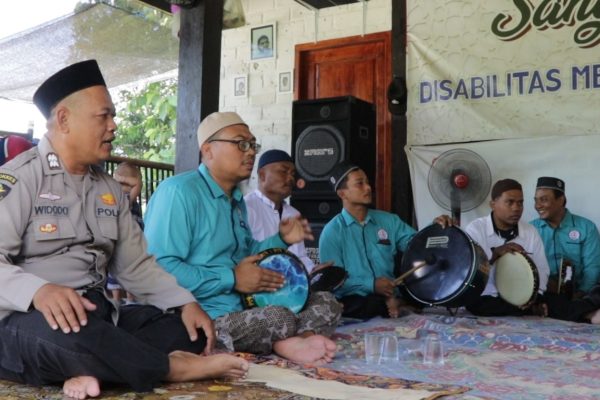 Inspiratif, Anggota Polres Tuban Dirikan Sanggar Bagi Penyandang Disabilitas