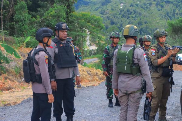 Polri-TNI dan Satgas Ops Damai Cartenz-2025 Gelar Patroli Besar untuk Pulihkan Keamanan di Yalimo