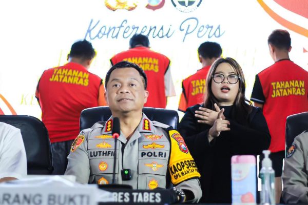 Polrestabes Surabaya Amankan 4 Pelaku Debt Collector, yang Aniaya Pengacara