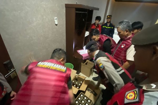 Harkamtibmas, Personel Gabungan Polresta Banyuwangi Gelar Razia Tempat Hiburan Malam