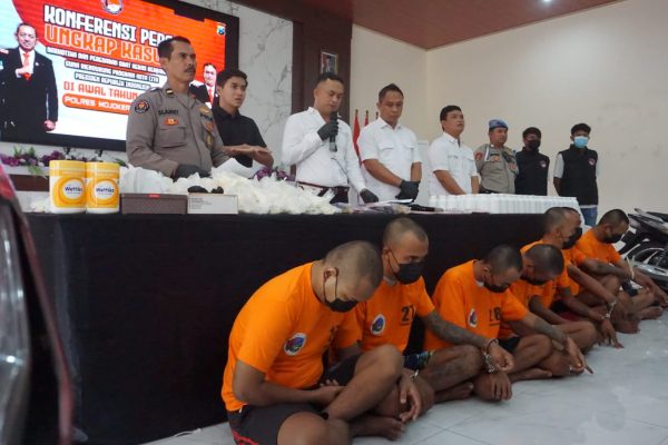 Polres Mojokerto Kota Amankan 7 Tersangka Narkoba, Sita Ratusan Ribu Butir Pil LL dan 67,89 gr Sabu