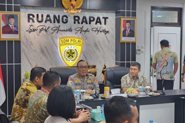 Bertemu Anggota Polri Disabilitas, Komjen Dedi: Saya Bangga dengan Kalian