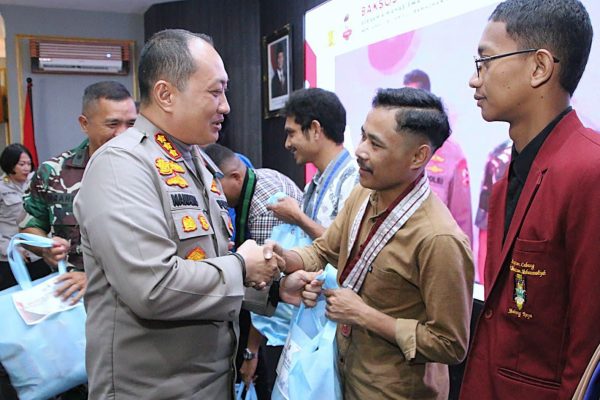 Gelar Baksos Presisi, Kombes Pol Nanang Ajak Mahasiswa Menjadi Agen Perubahan Indonesia Emas 2045